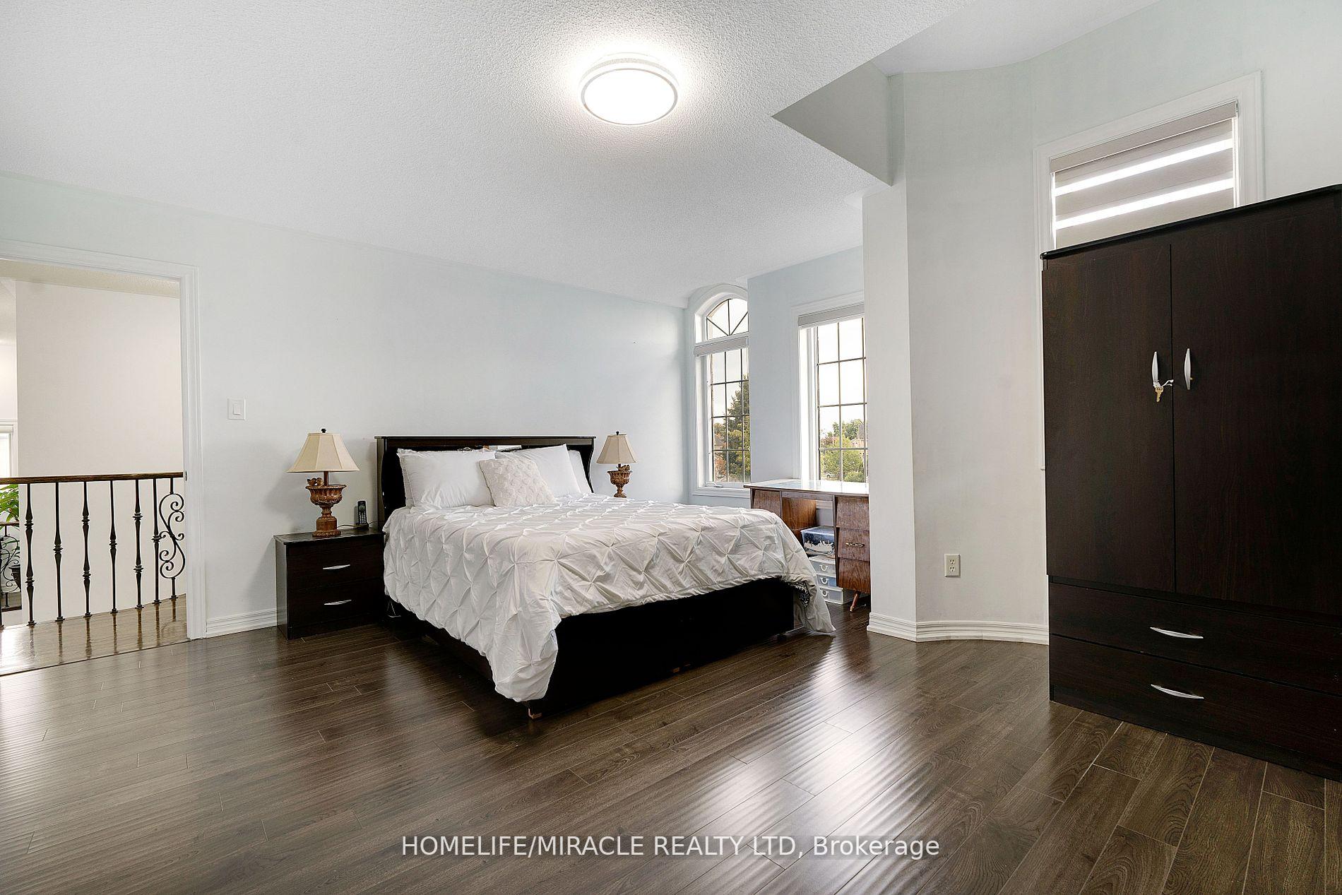 Photo 19 of 46 Amboise Crescent, Brampton, Fletcher's Meadow — HOMEH