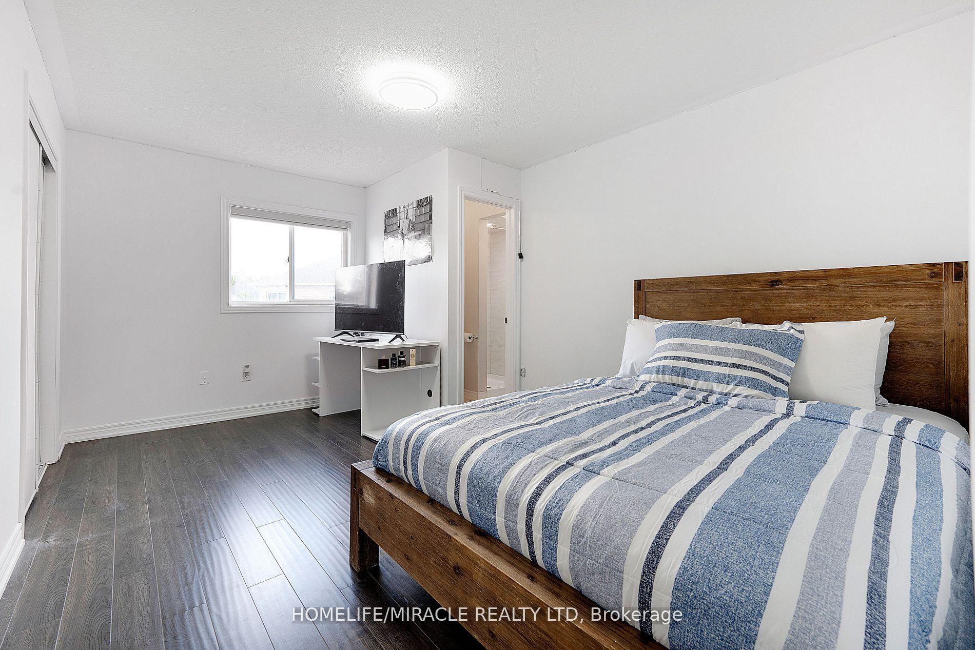 Photo 20 of 46 Amboise Crescent, Brampton, Fletcher's Meadow — HOMEH