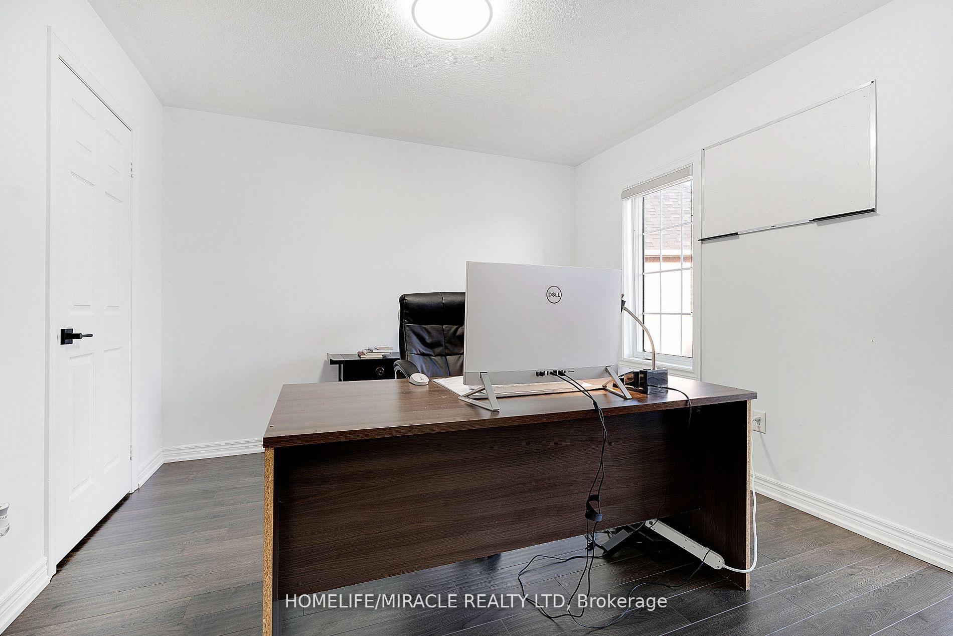 Photo 21 of 46 Amboise Crescent, Brampton, Fletcher's Meadow — HOMEH
