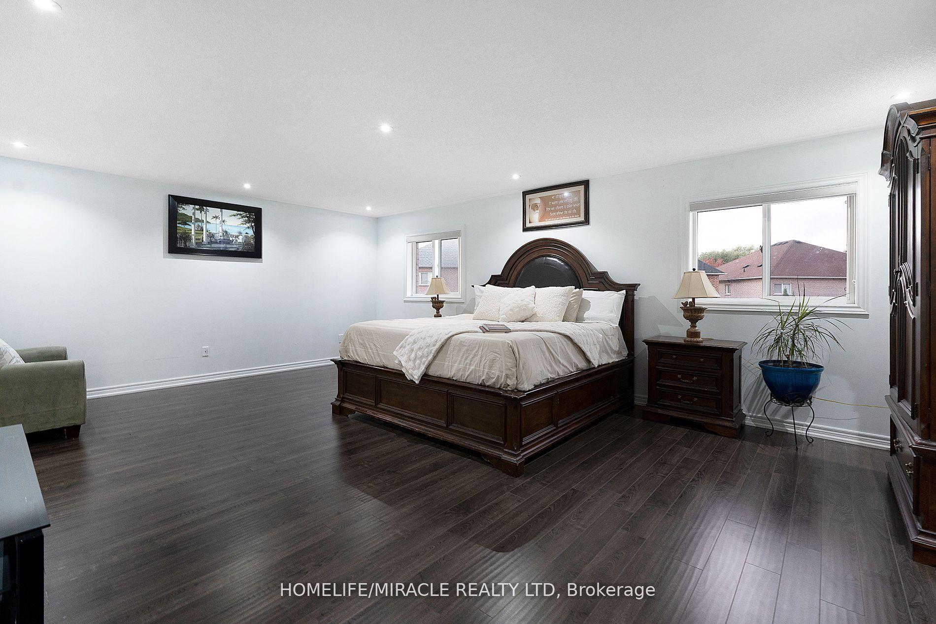 Photo 22 of 46 Amboise Crescent, Brampton, Fletcher's Meadow — HOMEH