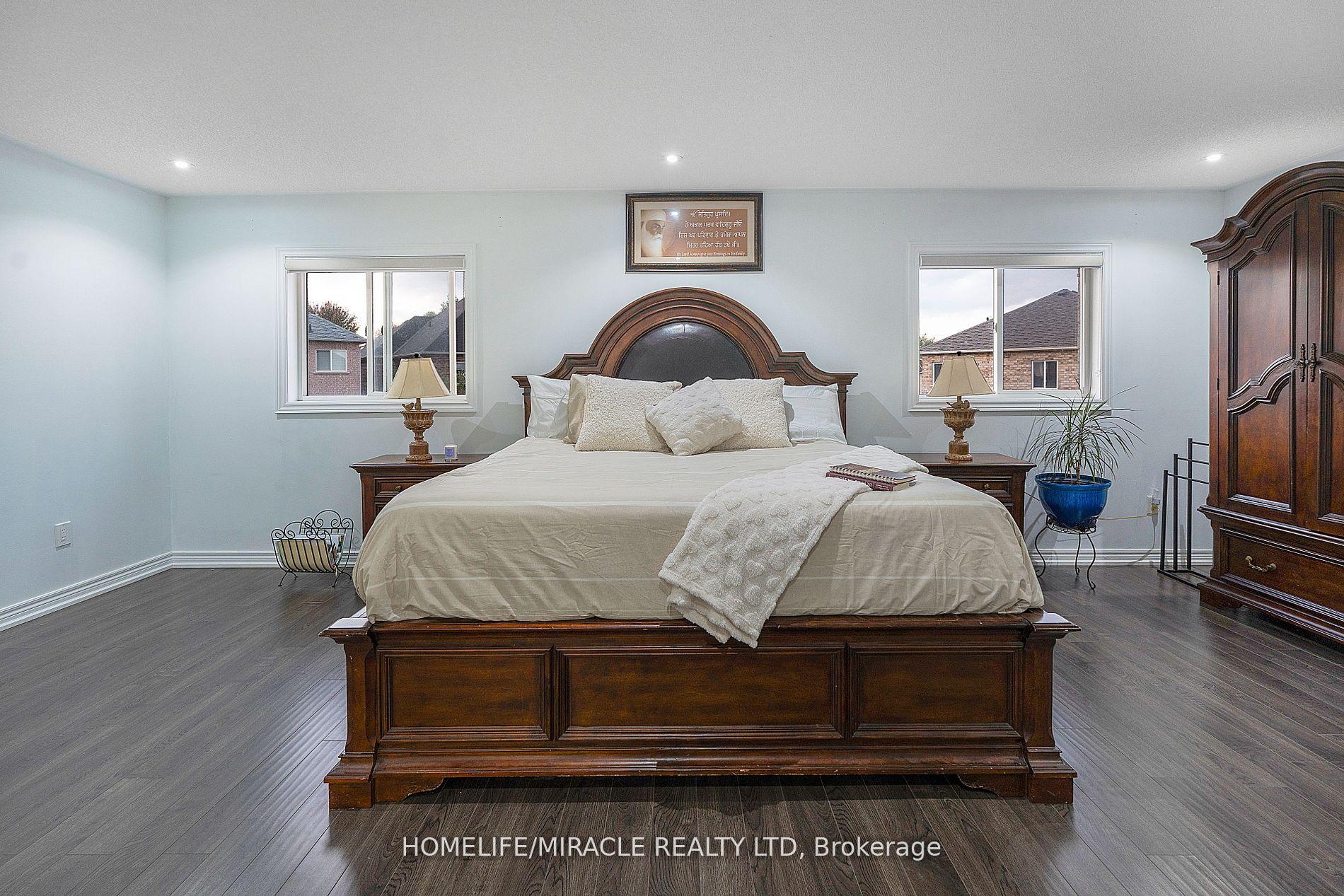 Photo 23 of 46 Amboise Crescent, Brampton, Fletcher's Meadow — HOMEH