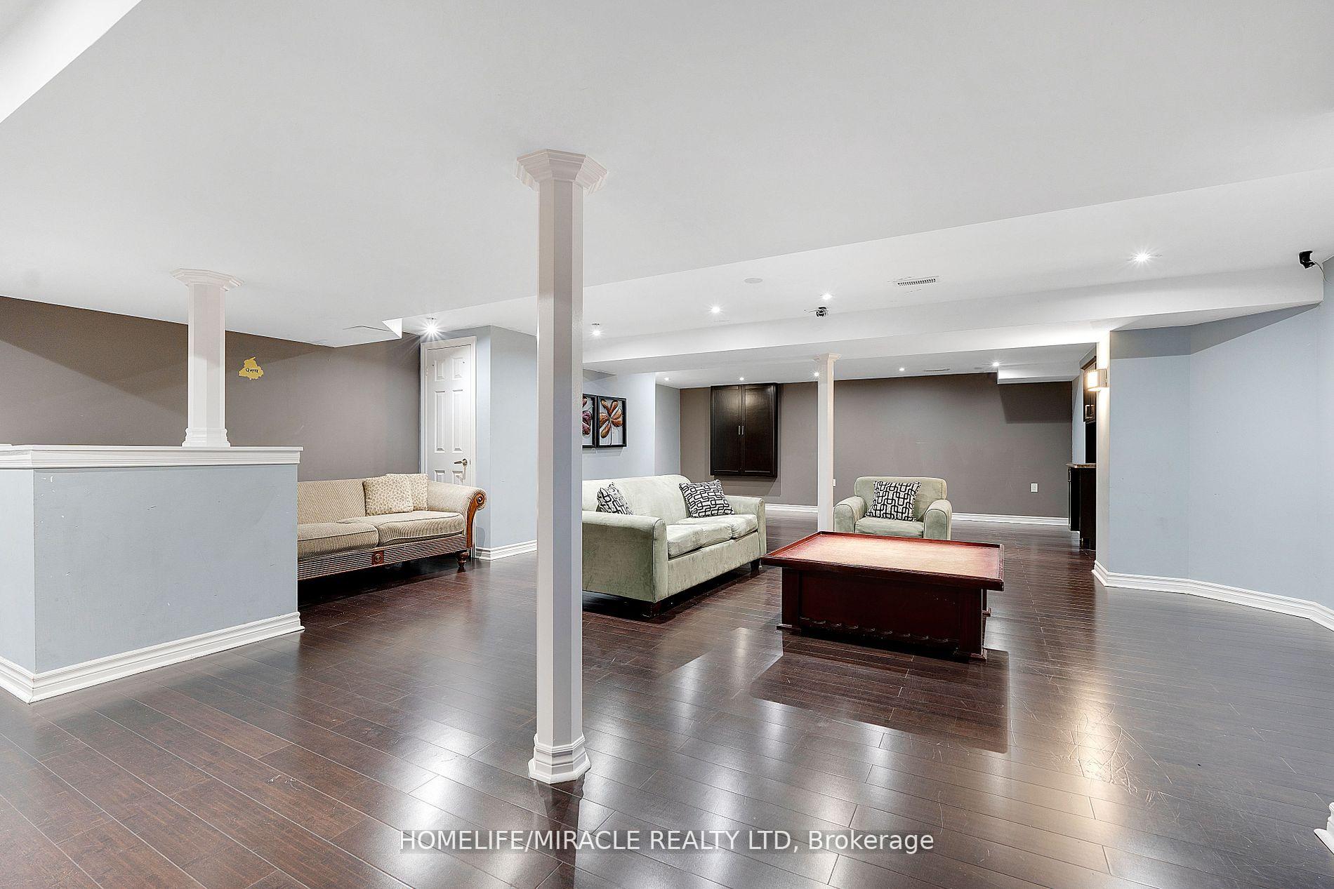 Photo 28 of 46 Amboise Crescent, Brampton, Fletcher's Meadow — HOMEH