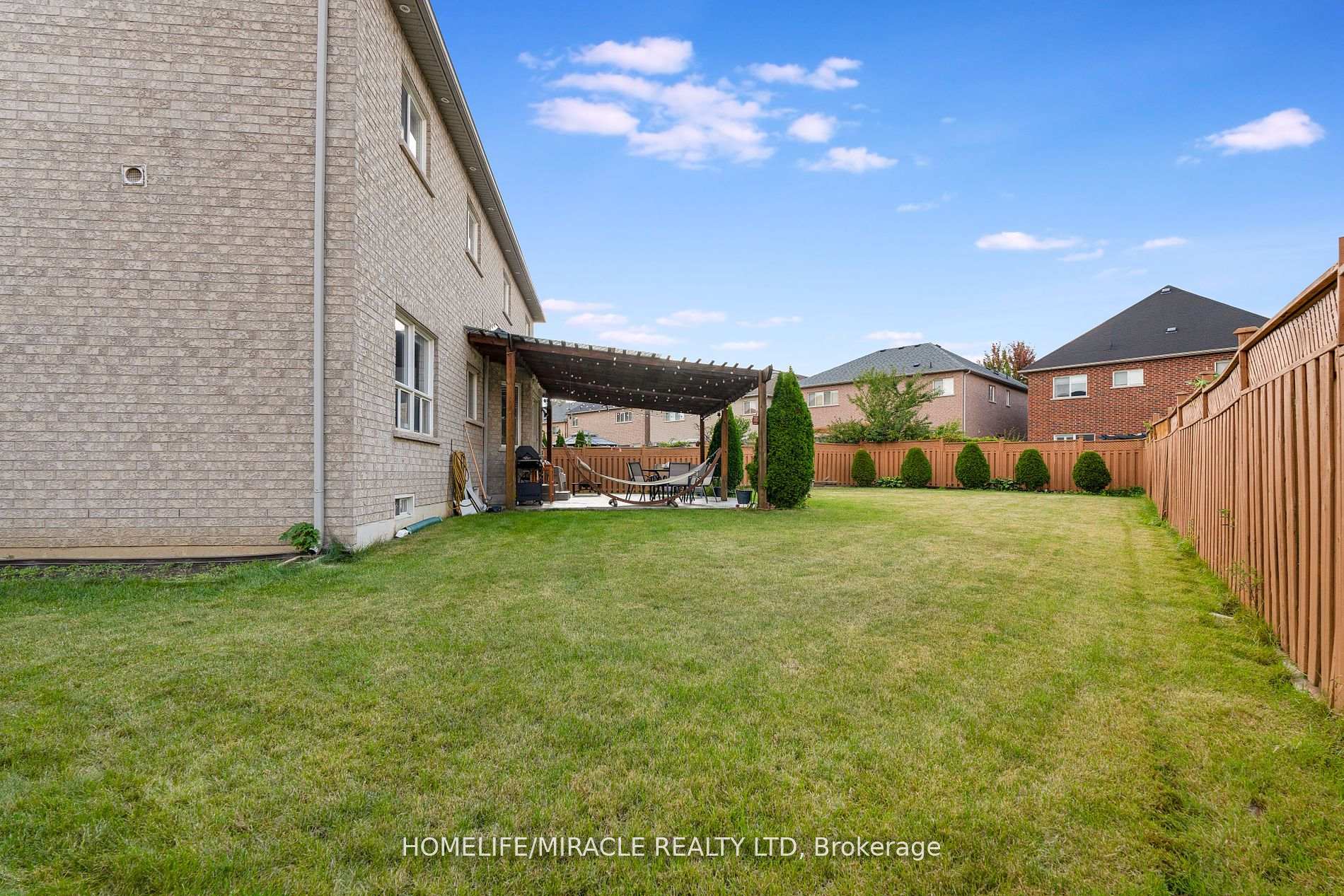 Photo 36 of 46 Amboise Crescent, Brampton, Fletcher's Meadow — HOMEH