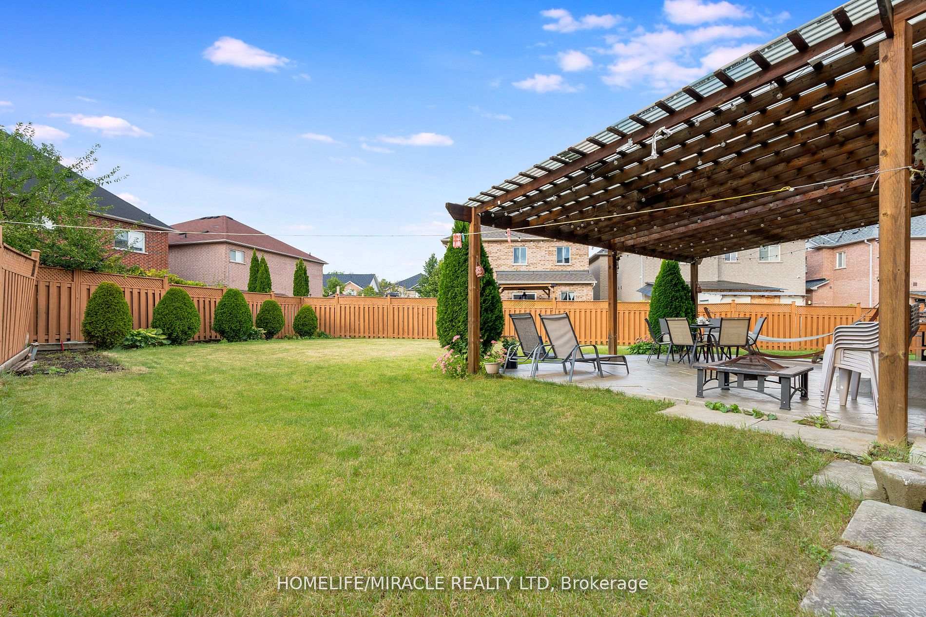 Photo 37 of 46 Amboise Crescent, Brampton, Fletcher's Meadow — HOMEH