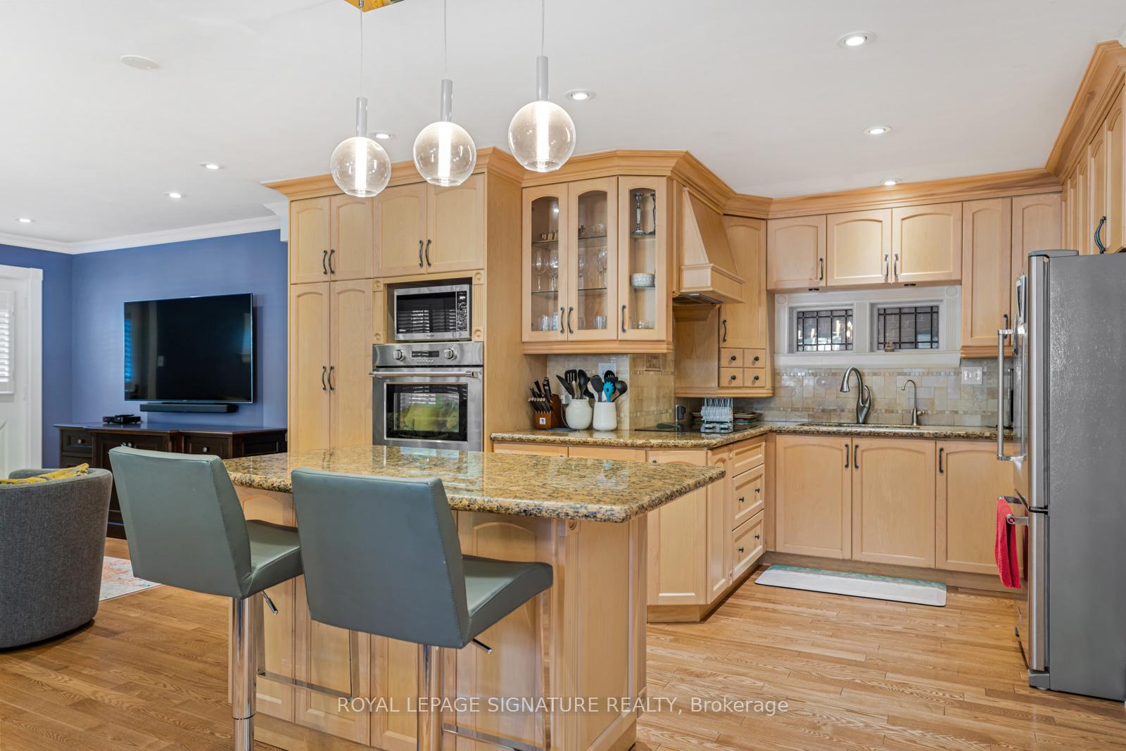 Photo 8 of 232 Old Forest Hill Road, Toronto, Forest Hill North — HOMEH