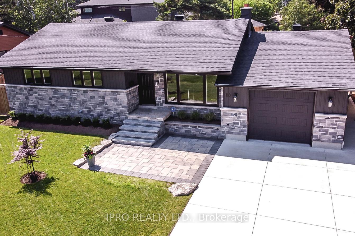 Photo 3 of 118 Seneca Drive, Hamilton, Ancaster — HOMEH