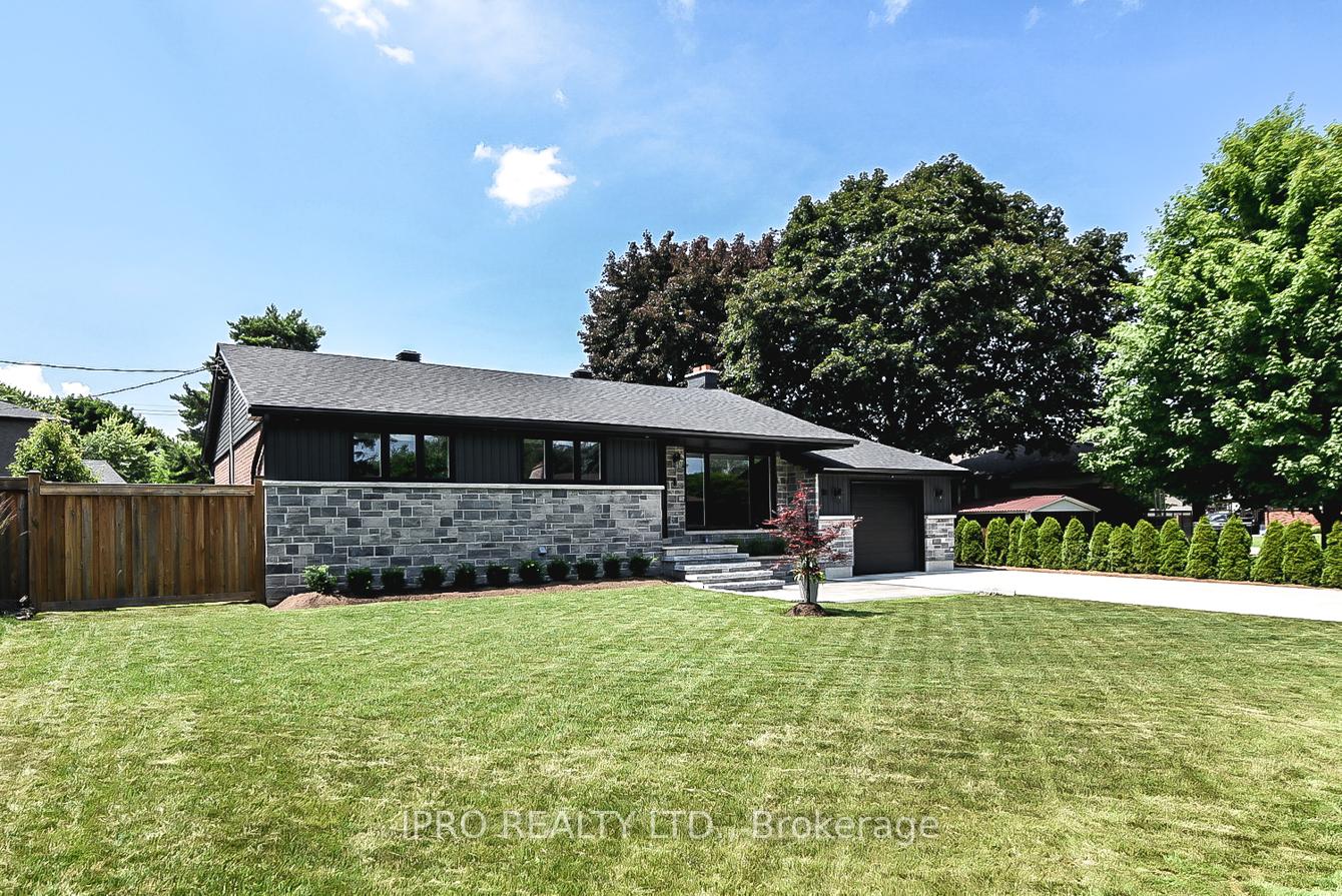 Photo 5 of 118 Seneca Drive, Hamilton, Ancaster — HOMEH