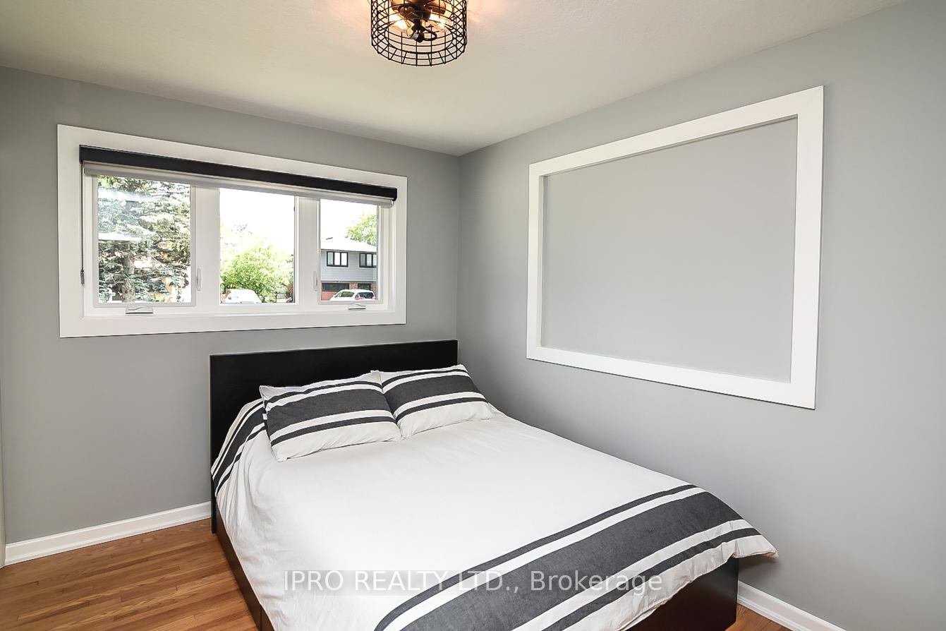 Photo 16 of 118 Seneca Drive, Hamilton, Ancaster — HOMEH