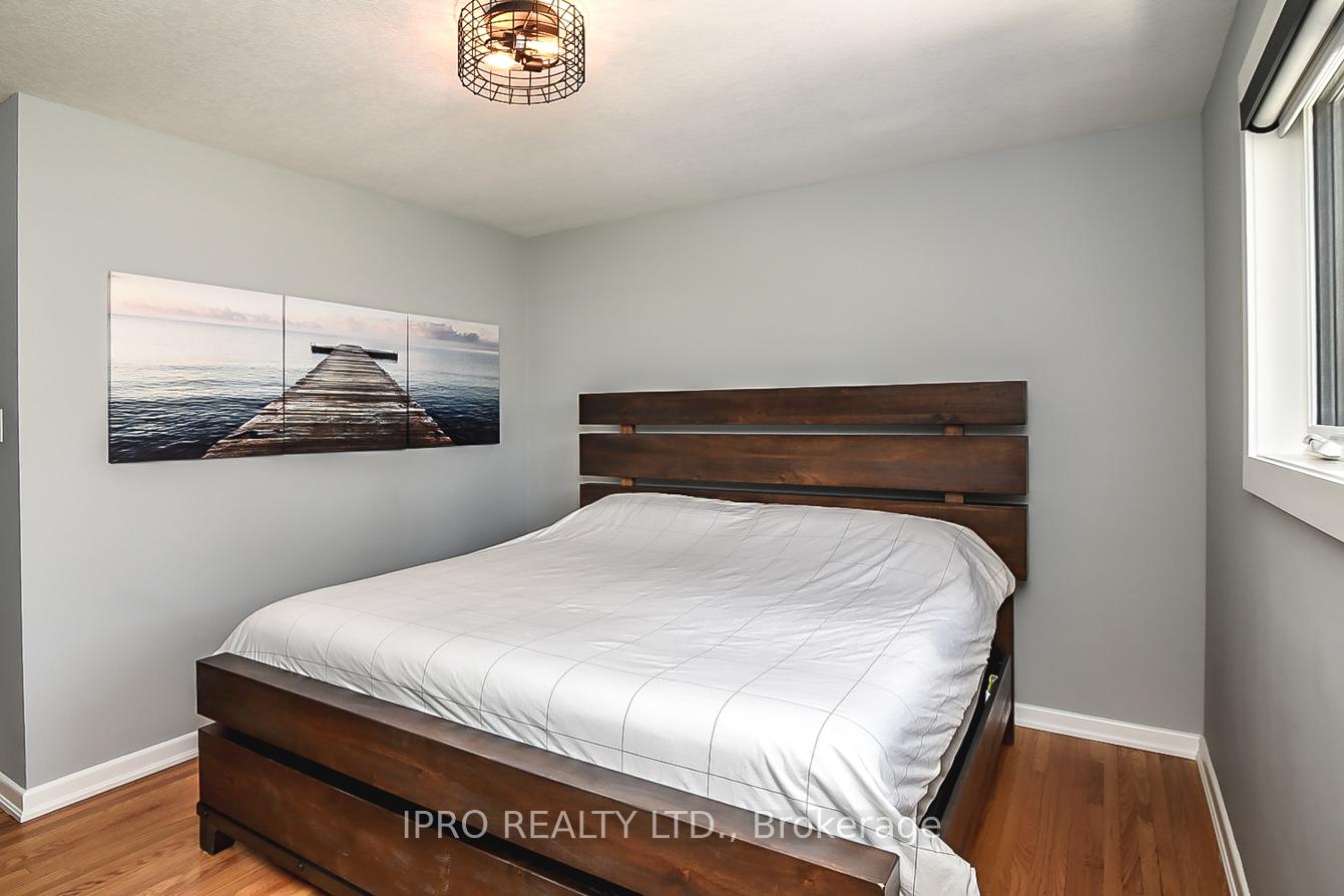 Photo 19 of 118 Seneca Drive, Hamilton, Ancaster — HOMEH