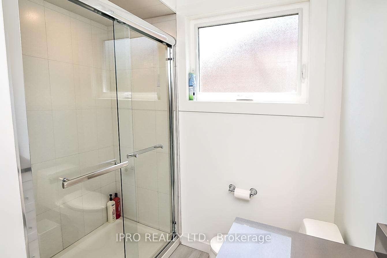 Photo 21 of 118 Seneca Drive, Hamilton, Ancaster — HOMEH