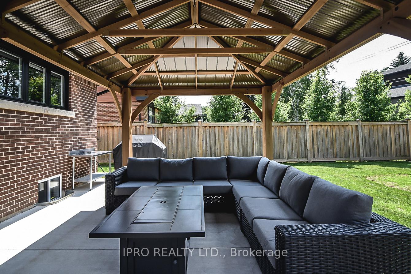 Photo 24 of 118 Seneca Drive, Hamilton, Ancaster — HOMEH