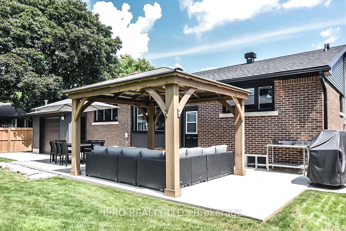 Photo 27 of 118 Seneca Drive, Hamilton, Ancaster — HOMEH