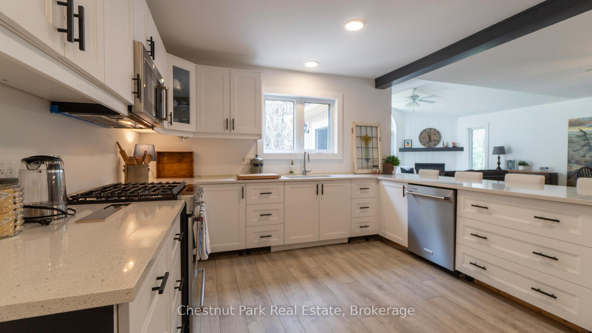 Photo 6 of 100 Hedgewood Lane, Gravenhurst, Muskoka (S) — HOMEH