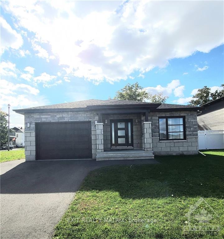 Front of 1401 Caroline Court