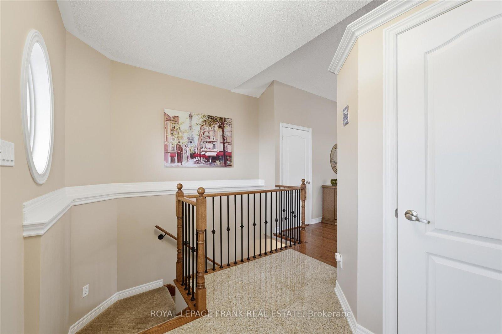 Photo 5 of 10 Bingham Gate, Clarington, Courtice — HOMEH