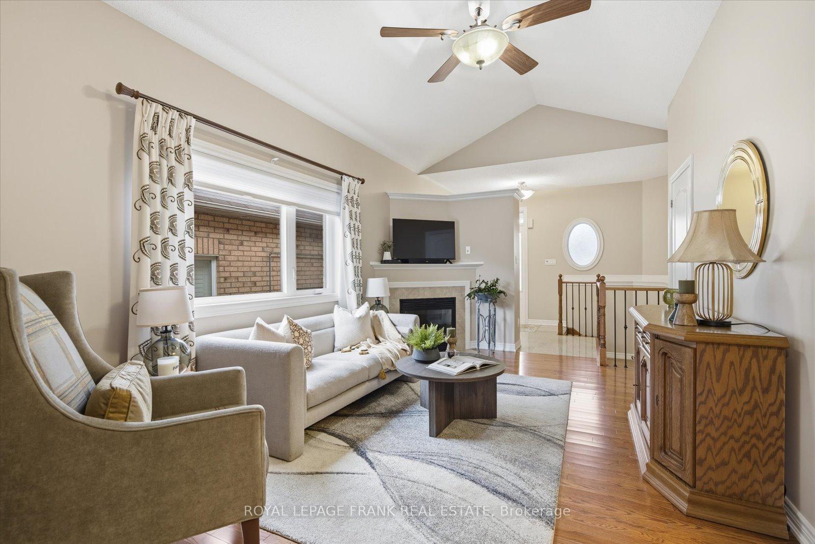 Photo 7 of 10 Bingham Gate, Clarington, Courtice — HOMEH