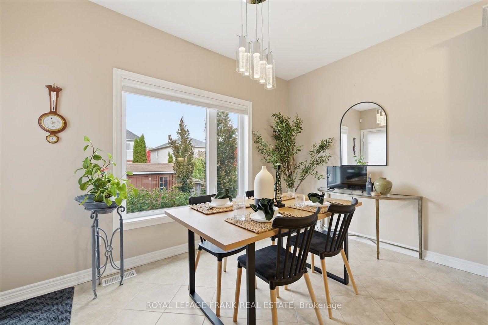 Photo 13 of 10 Bingham Gate, Clarington, Courtice — HOMEH