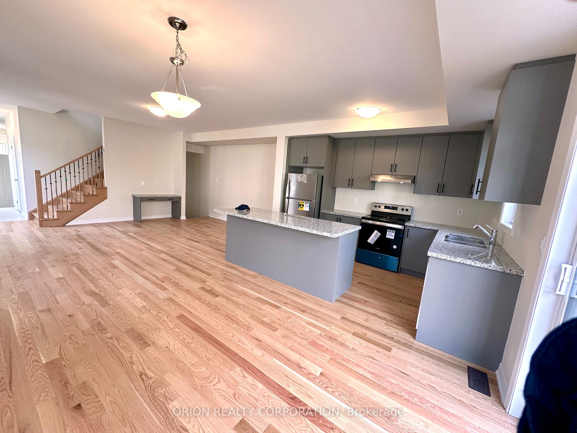 Photo 2 of 1427 Oakmont Common Drive, Burlington, Tyandaga — HOMEH