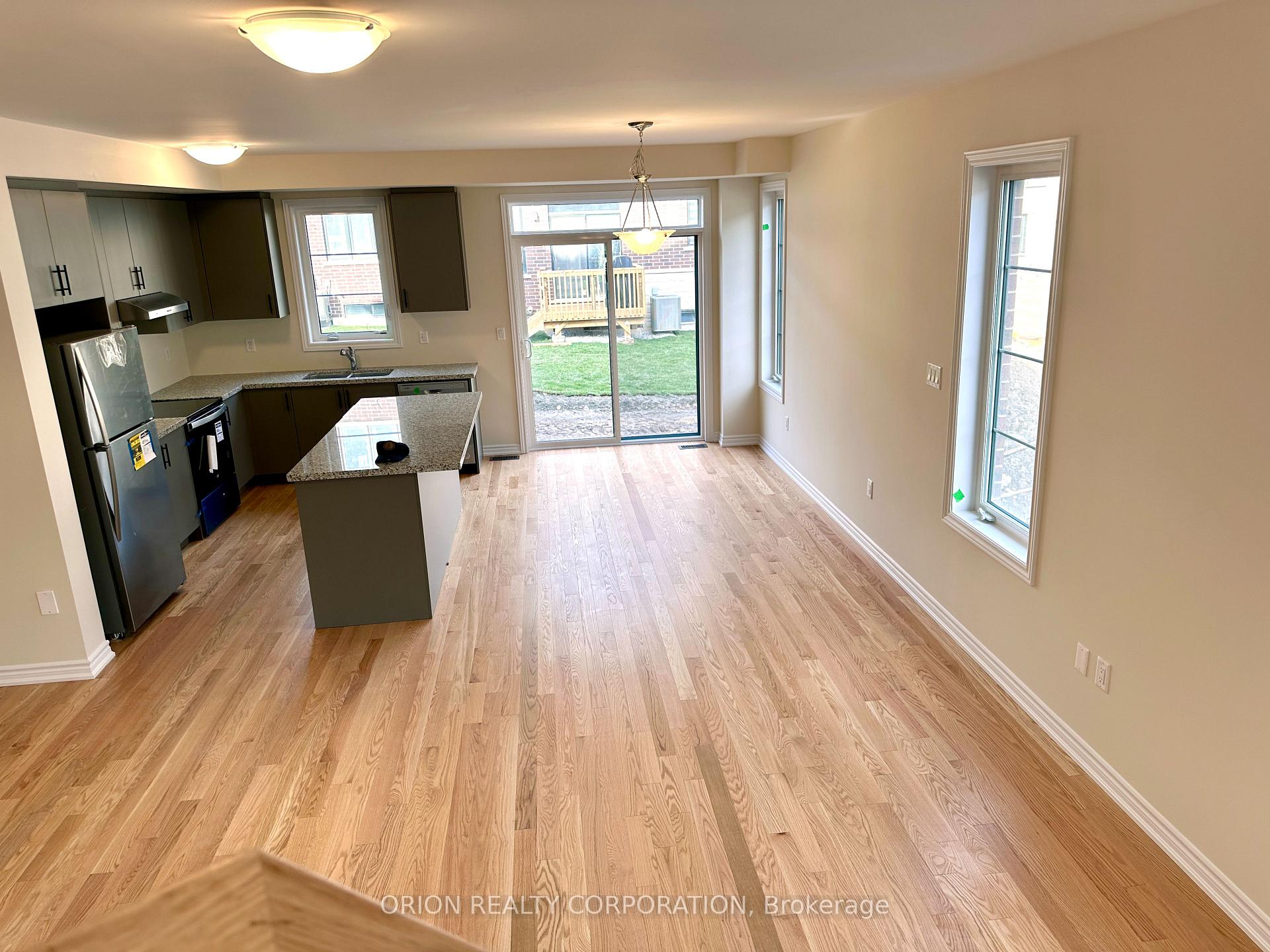 Photo 4 of 1427 Oakmont Common Drive, Burlington, Tyandaga — HOMEH