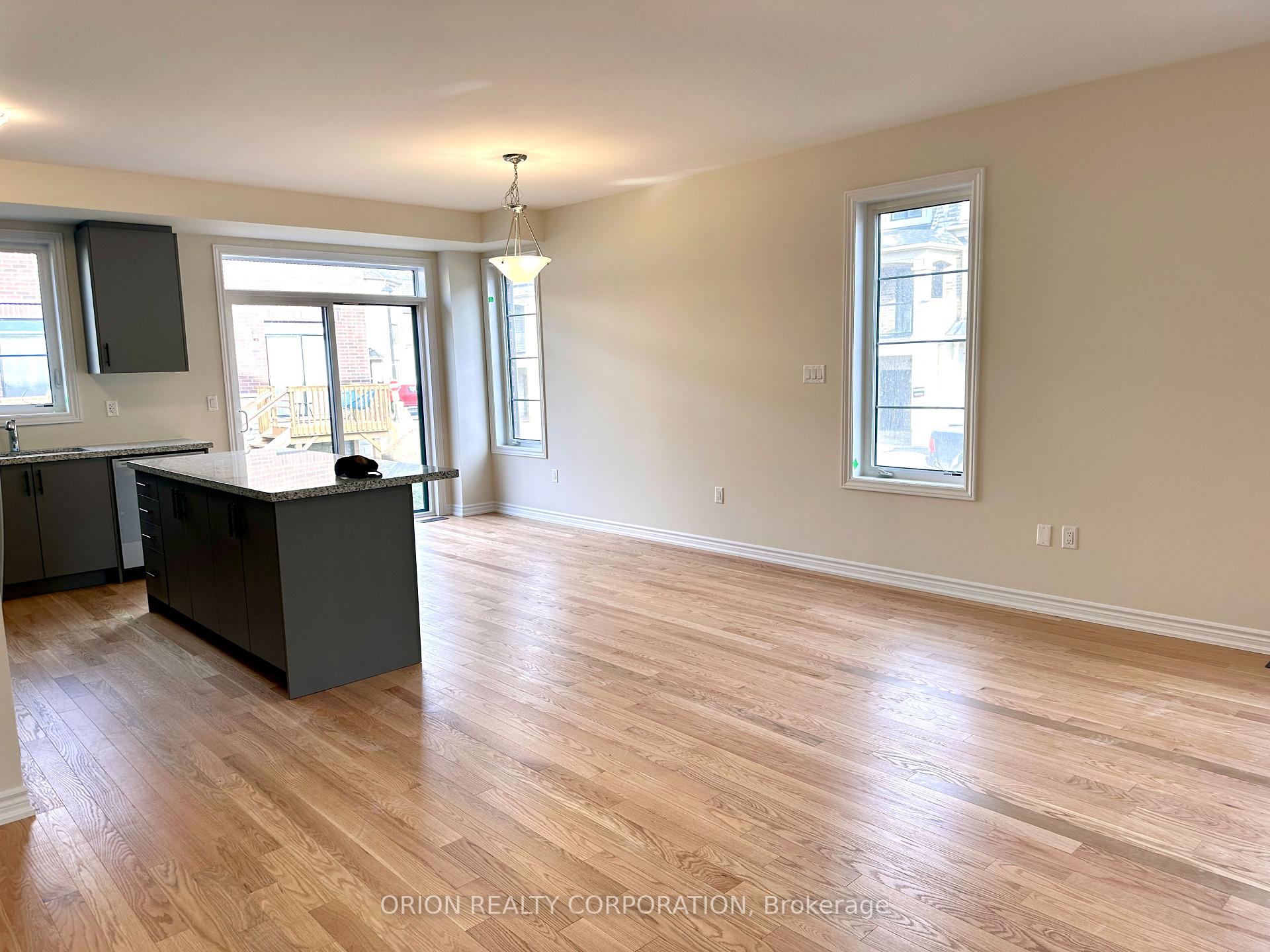 Photo 6 of 1427 Oakmont Common Drive, Burlington, Tyandaga — HOMEH