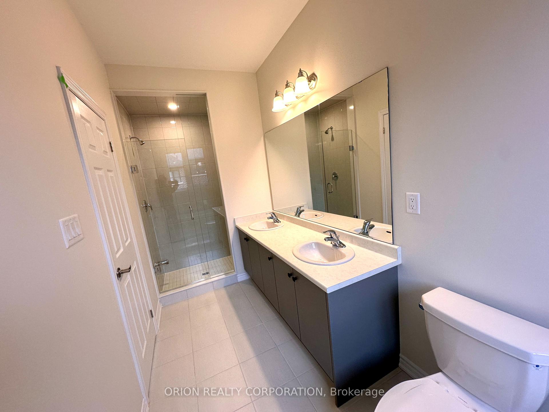 Photo 10 of 1427 Oakmont Common Drive, Burlington, Tyandaga — HOMEH