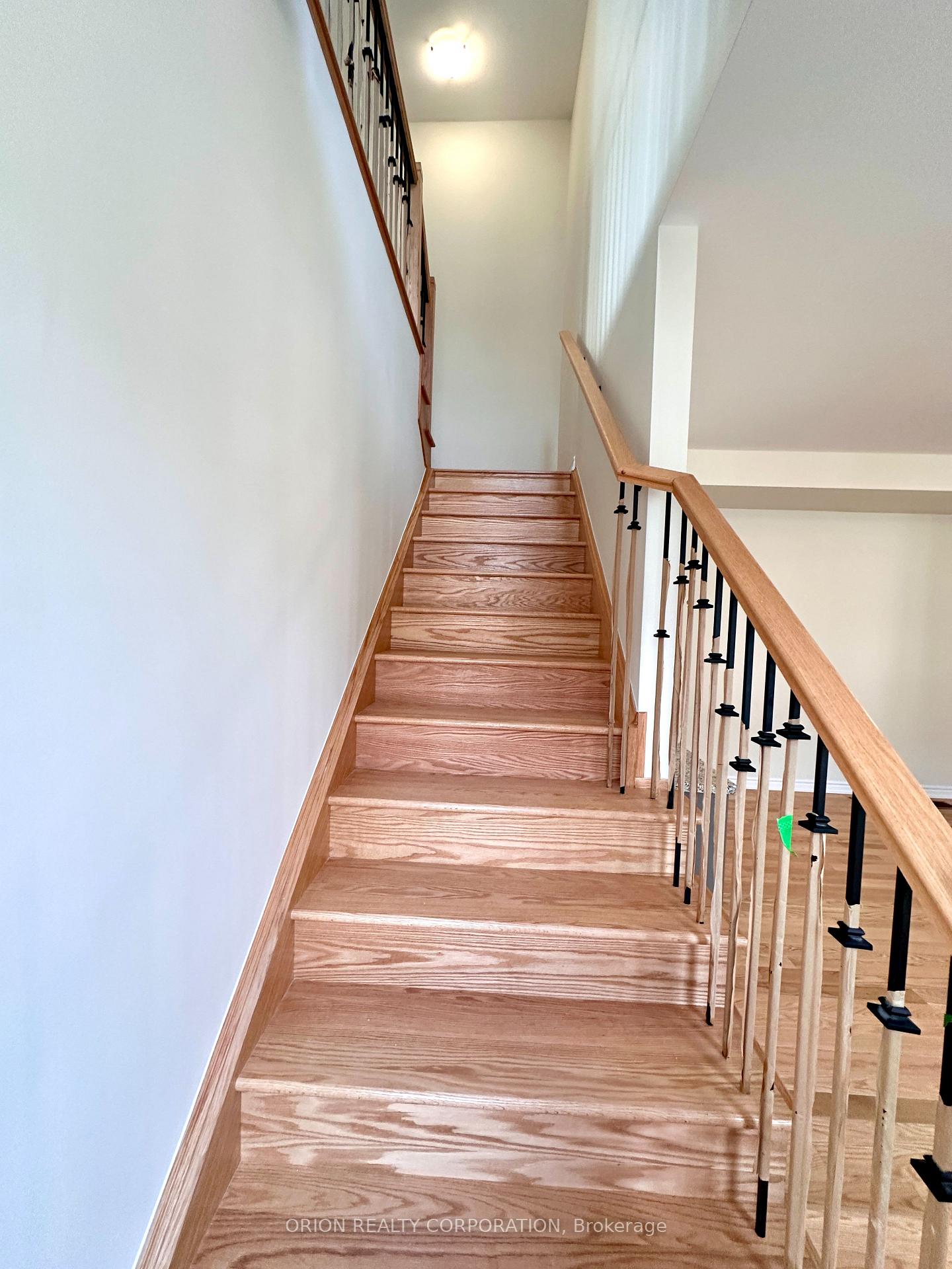 Photo 11 of 1427 Oakmont Common Drive, Burlington, Tyandaga — HOMEH
