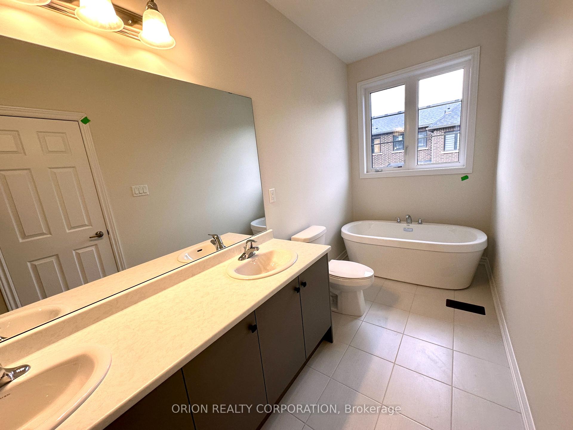 Photo 14 of 1427 Oakmont Common Drive, Burlington, Tyandaga — HOMEH