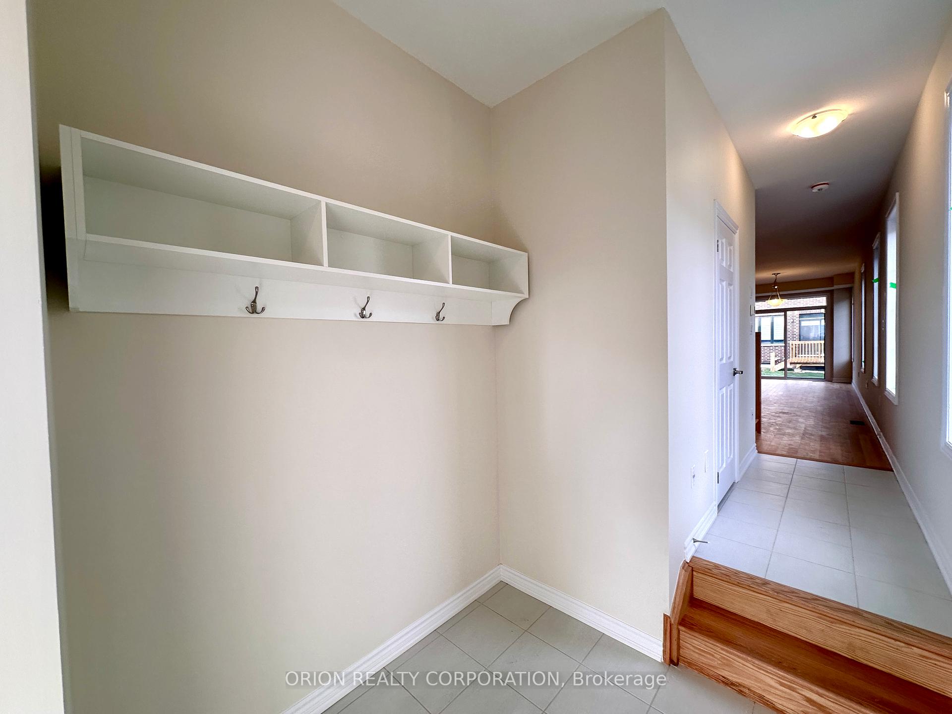 Photo 16 of 1427 Oakmont Common Drive, Burlington, Tyandaga — HOMEH