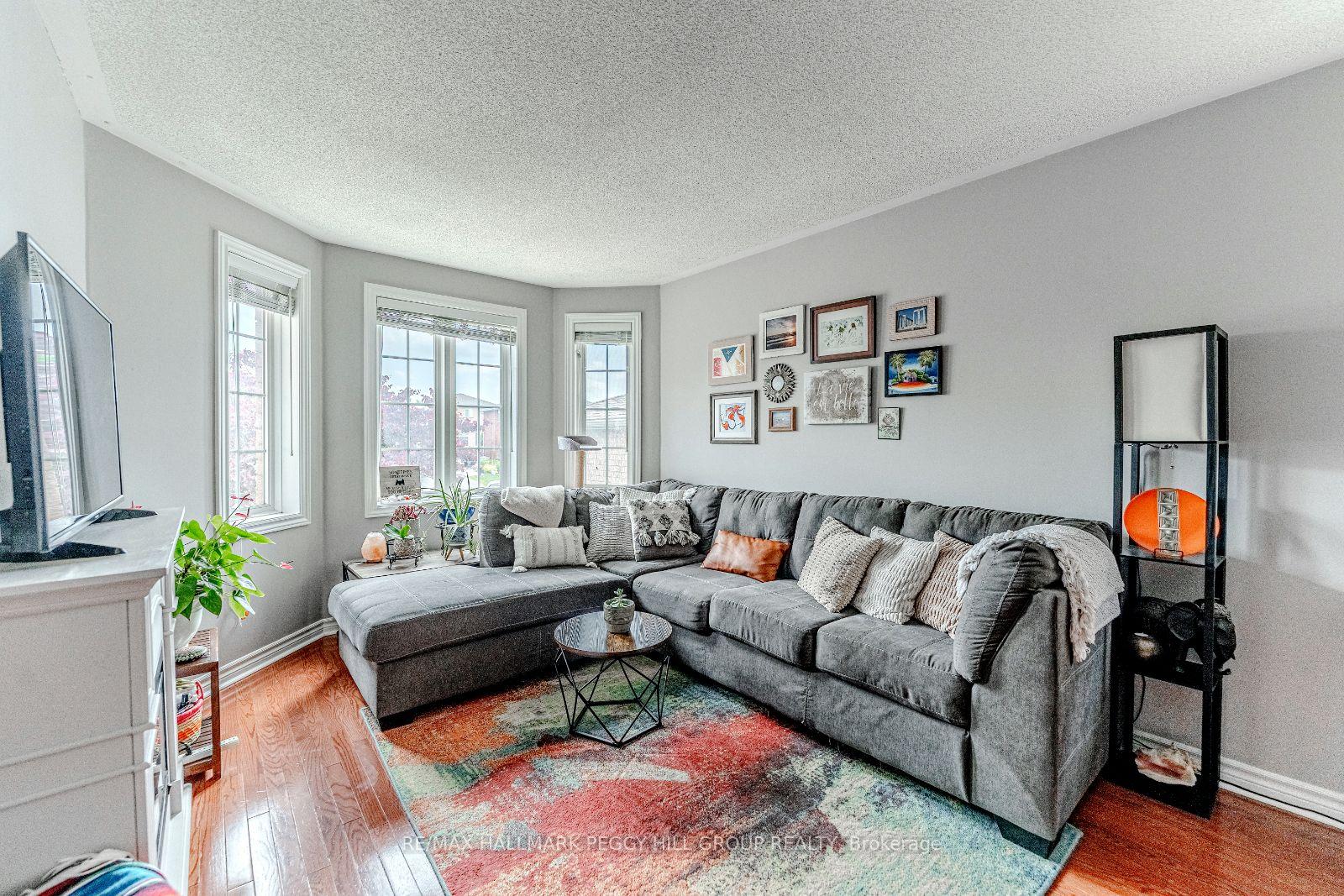 Photo 3 of 76 Holly Meadow Road, Barrie, Holly — HOMEH