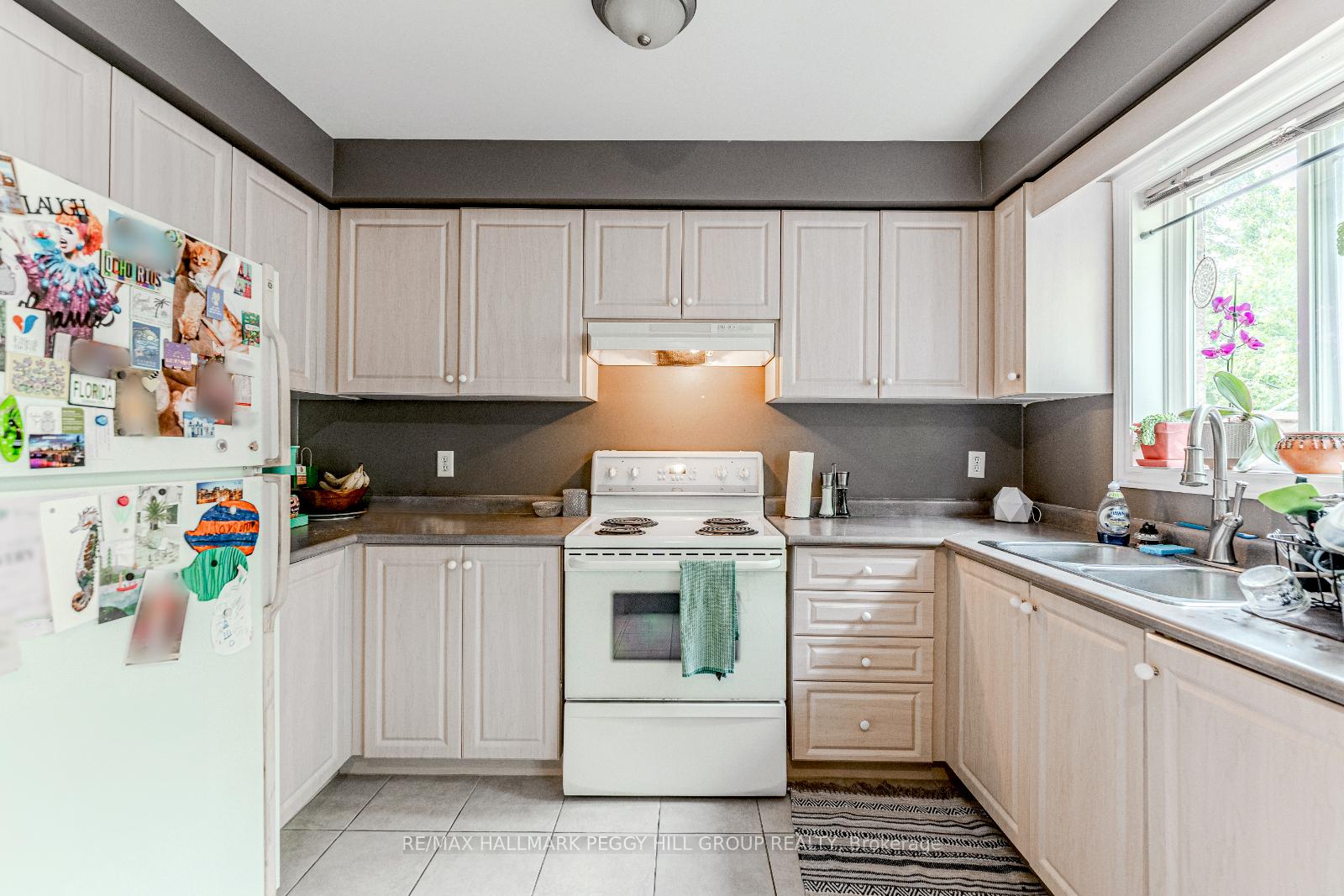 Photo 5 of 76 Holly Meadow Road, Barrie, Holly — HOMEH