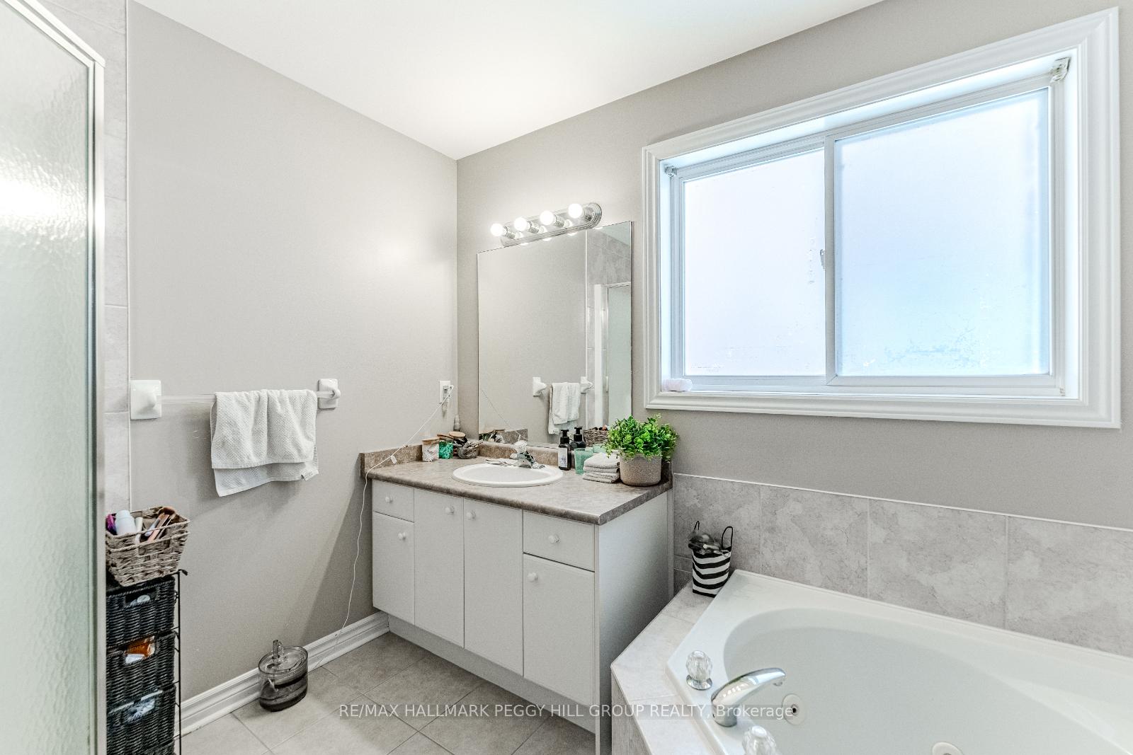 Photo 9 of 76 Holly Meadow Road, Barrie, Holly — HOMEH