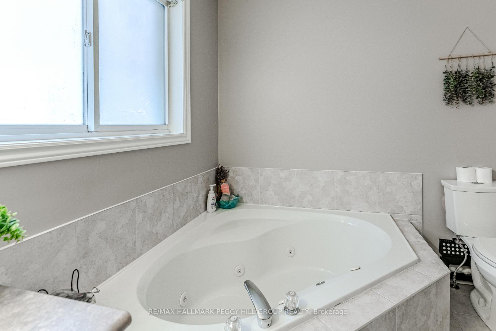 Photo 10 of 76 Holly Meadow Road, Barrie, Holly — HOMEH