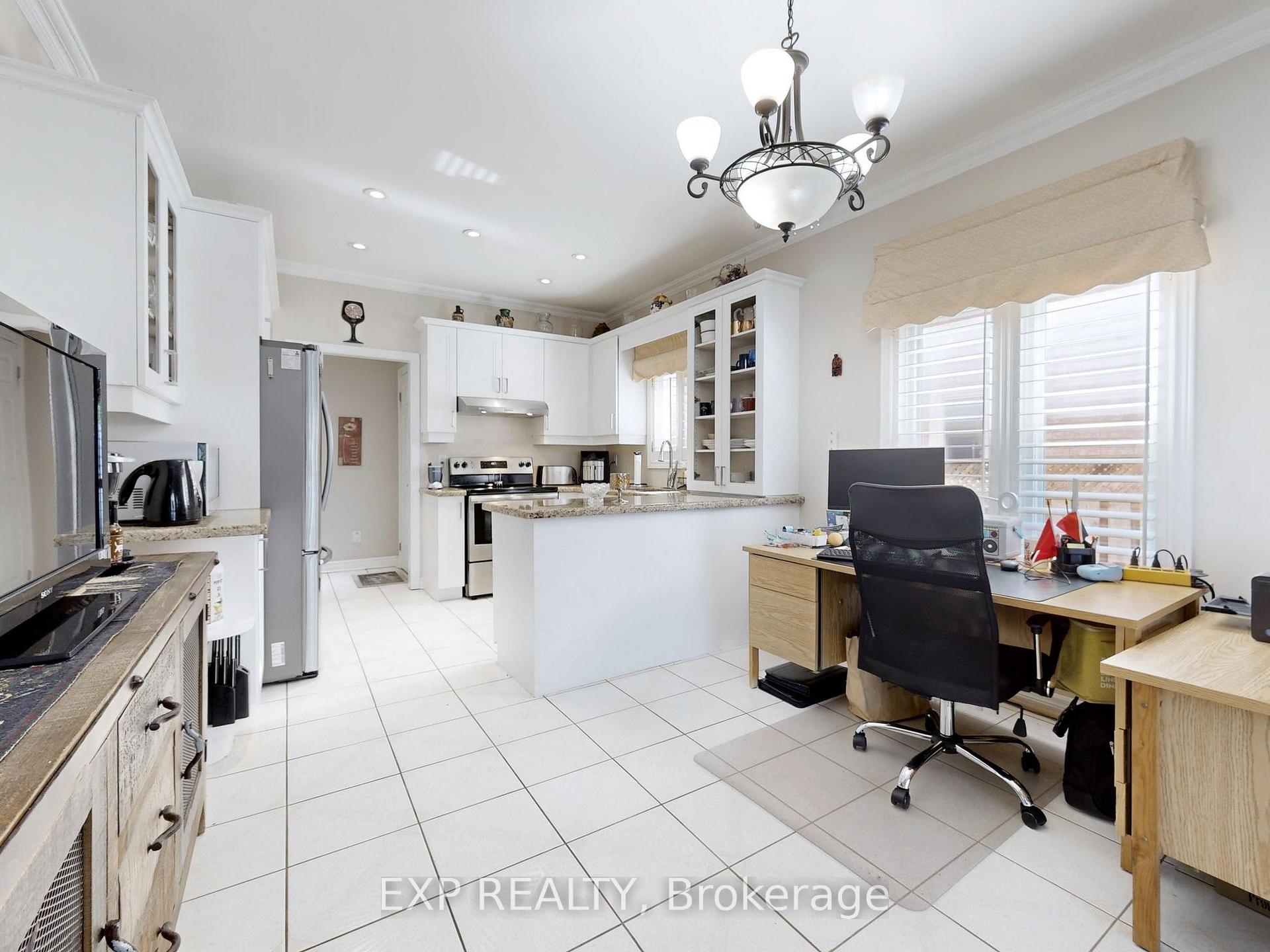 Photo 2 of 214 Drinkwater Road, Brampton, Fletcher's West — HOMEH