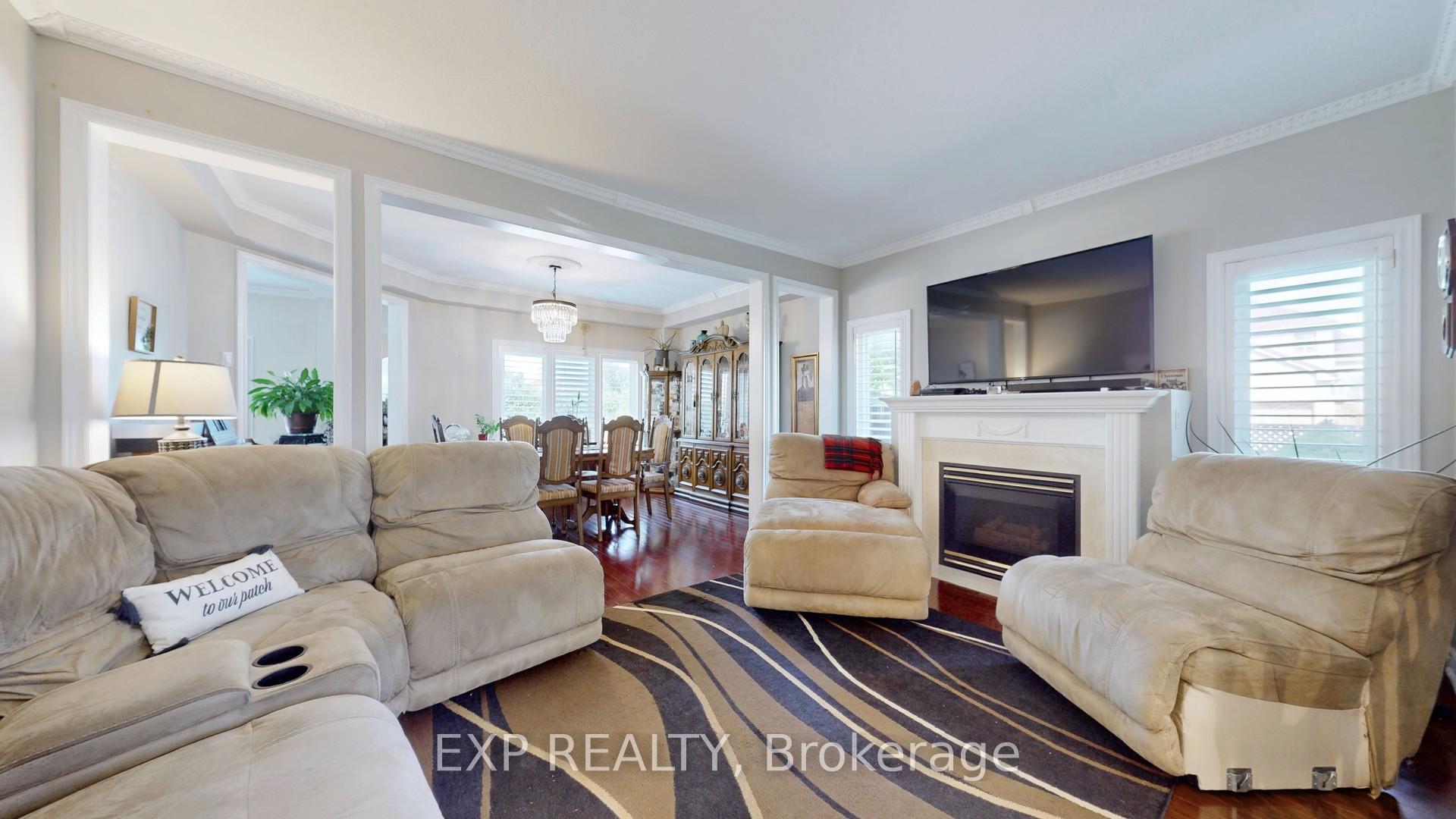 Photo 4 of 214 Drinkwater Road, Brampton, Fletcher's West — HOMEH