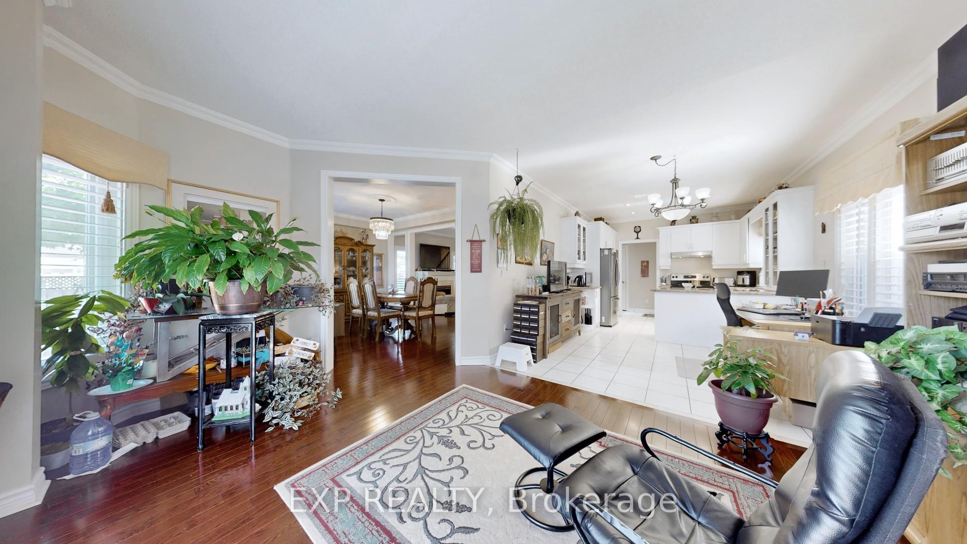 Photo 10 of 214 Drinkwater Road, Brampton, Fletcher's West — HOMEH