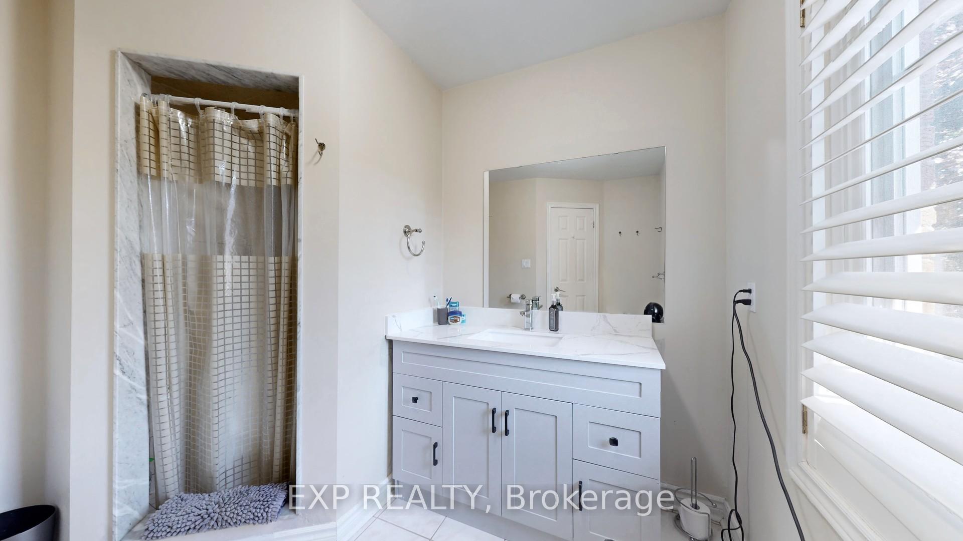 Photo 16 of 214 Drinkwater Road, Brampton, Fletcher's West — HOMEH