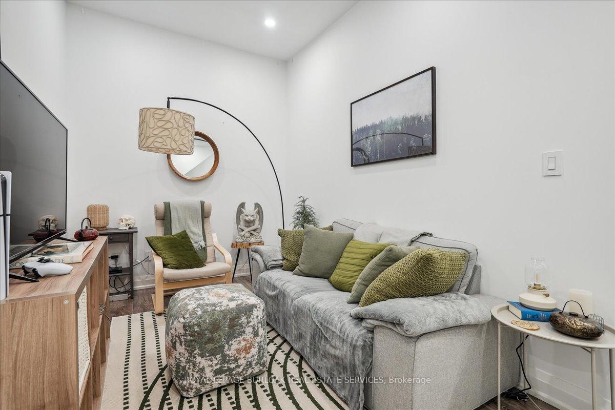 Photo 3 of 146 Catharine Street N, Hamilton, Beasley — HOMEH