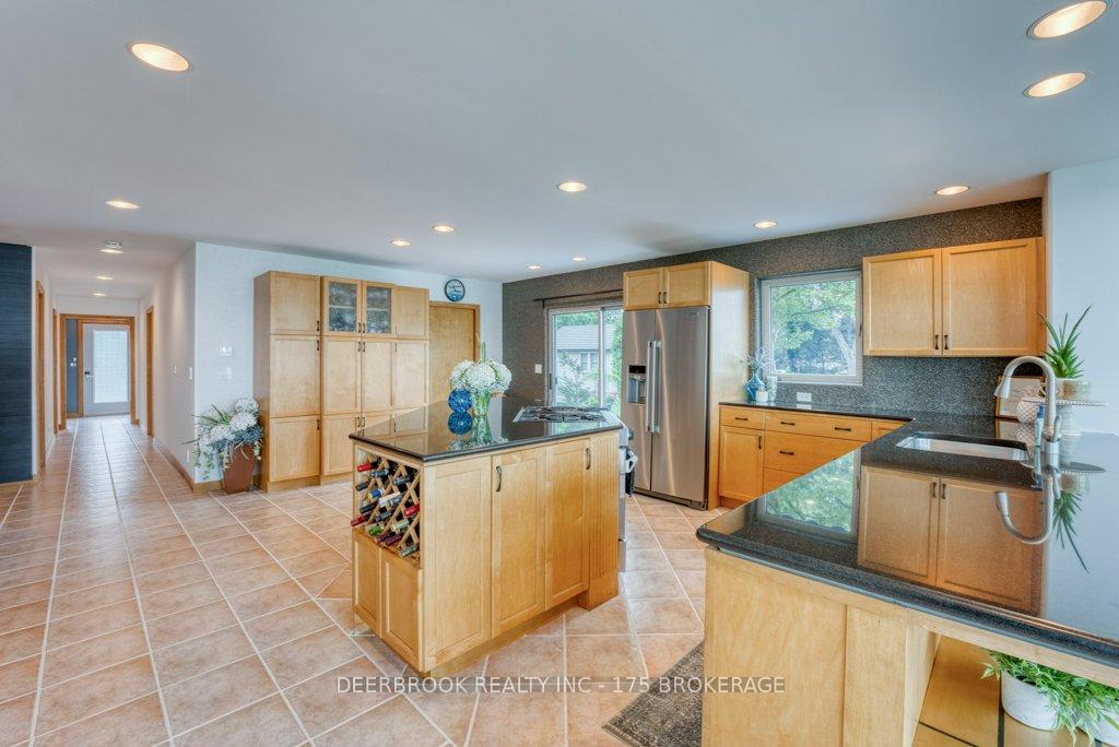 Photo 7 of 721 Valentino Drive, Lakeshore — HOMEH