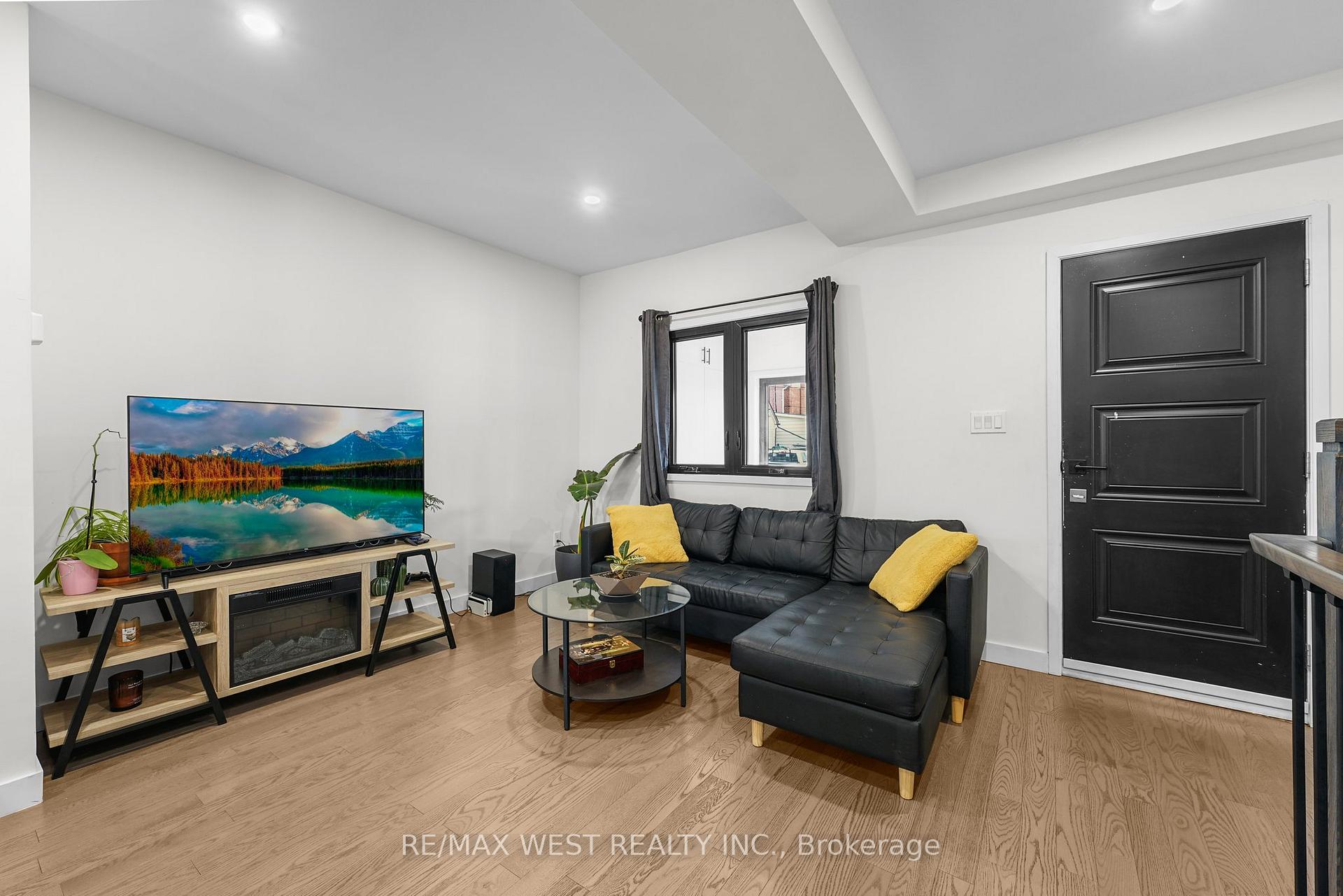 Photo 25 of 110 Avondale Street, Hamilton, Crown Point — HOMEH