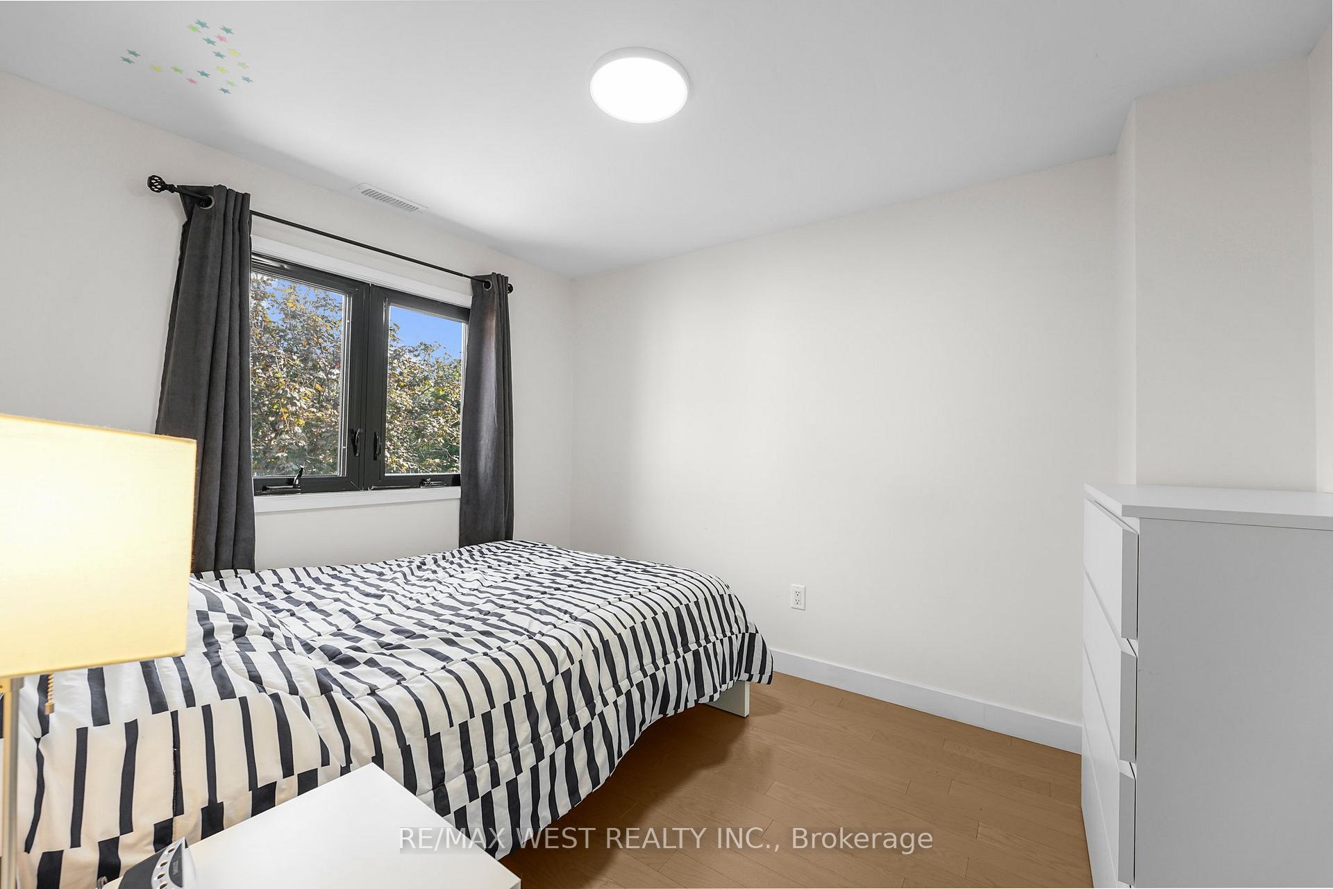 Photo 39 of 110 Avondale Street, Hamilton, Crown Point — HOMEH