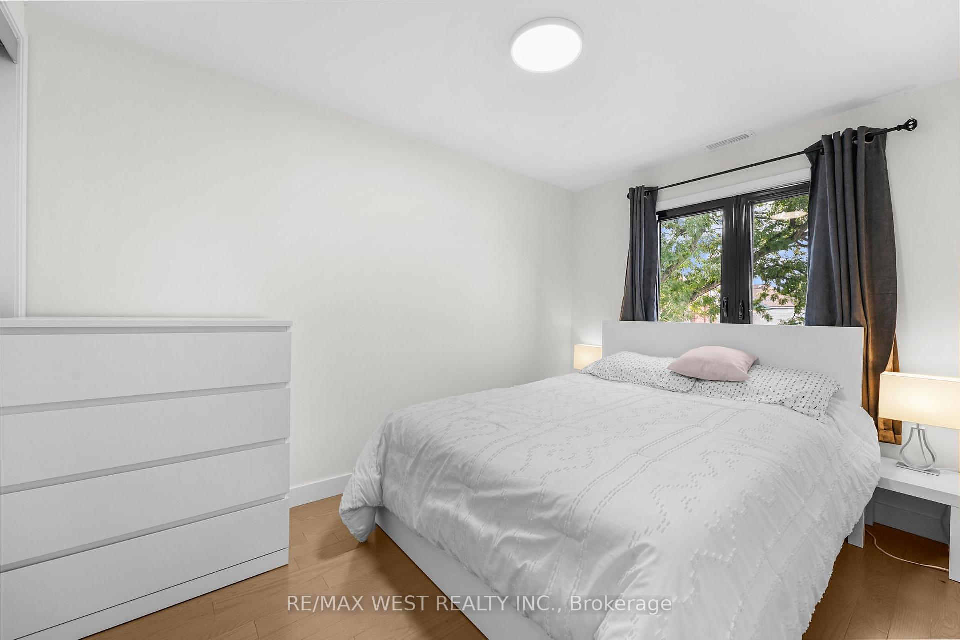 Photo 43 of 110 Avondale Street, Hamilton, Crown Point — HOMEH