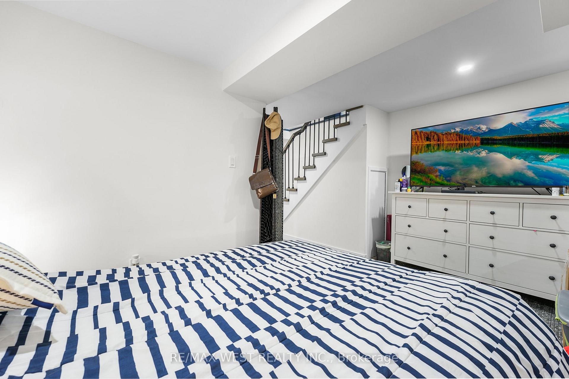 Photo 53 of 110 Avondale Street, Hamilton, Crown Point — HOMEH