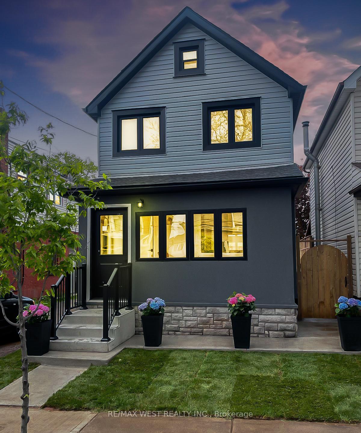 Photo 1 of 110 Avondale Street, Hamilton, Crown Point — HOMEH