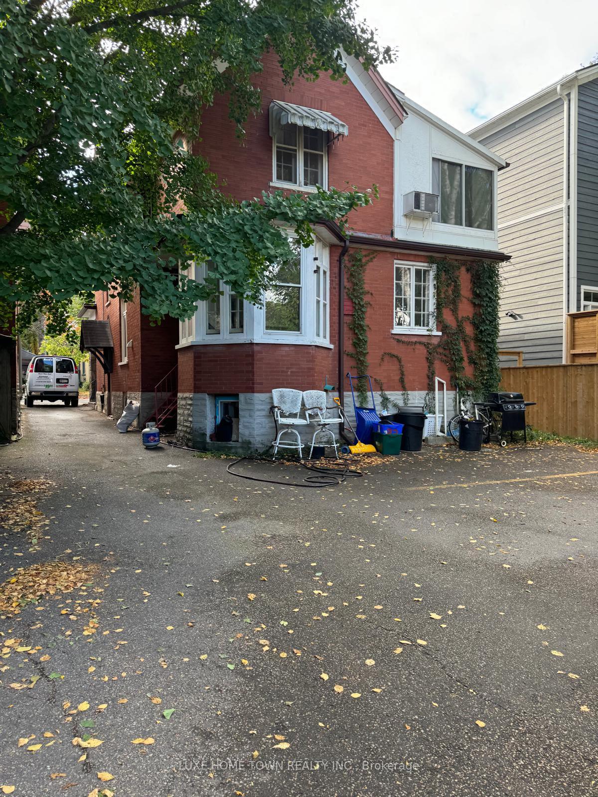 Front of 32 Simeon Street