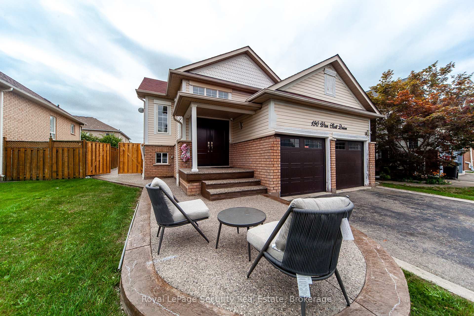 Photo 1 of 190 Van Scott Drive, Brampton, Northwest Sandalwood Parkway — HOMEH