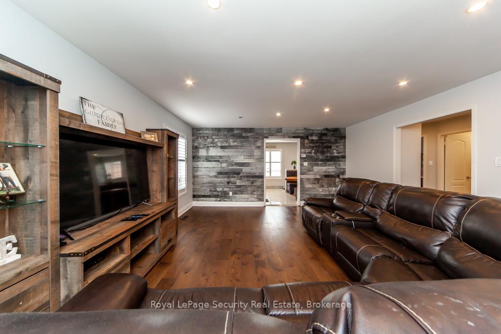 Photo 6 of 190 Van Scott Drive, Brampton, Northwest Sandalwood Parkway — HOMEH