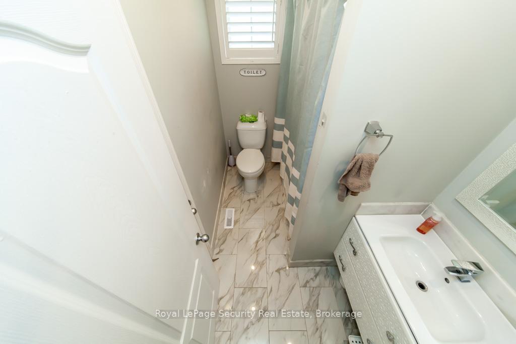 Photo 12 of 190 Van Scott Drive, Brampton, Northwest Sandalwood Parkway — HOMEH