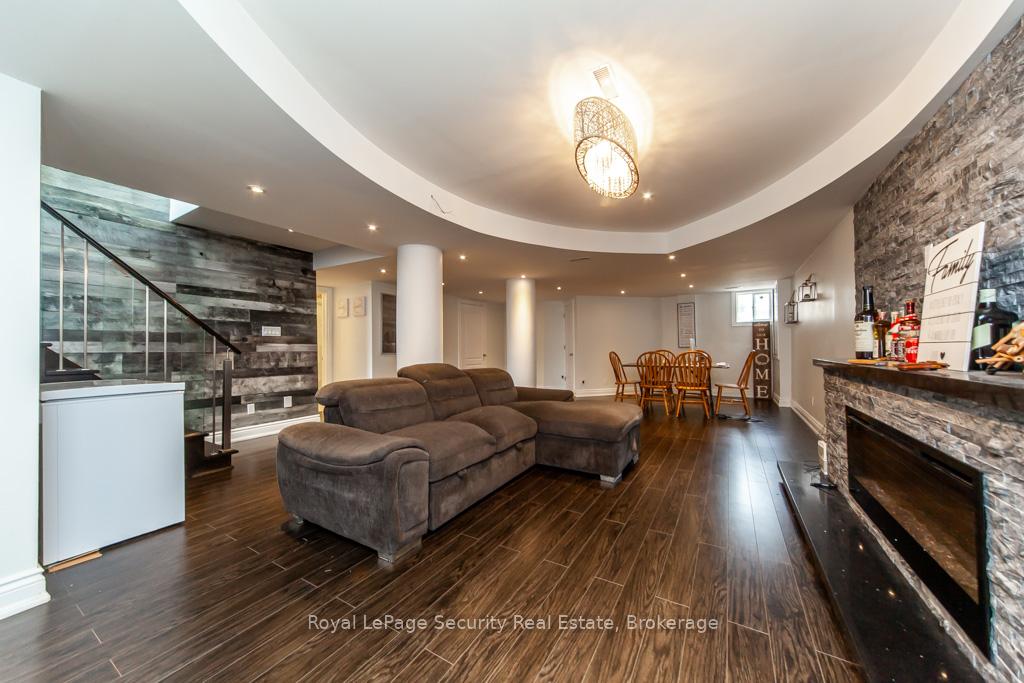 Photo 15 of 190 Van Scott Drive, Brampton, Northwest Sandalwood Parkway — HOMEH