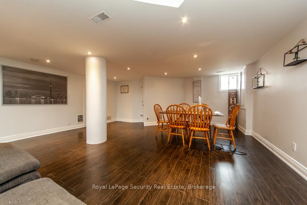 Photo 17 of 190 Van Scott Drive, Brampton, Northwest Sandalwood Parkway — HOMEH