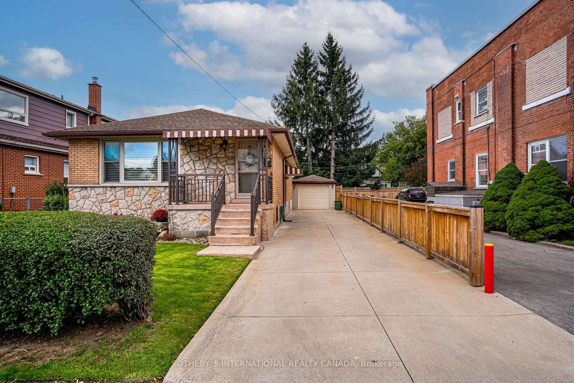 Photo 5 of 403 Jackson Street W, Hamilton, Kirkendall — HOMEH